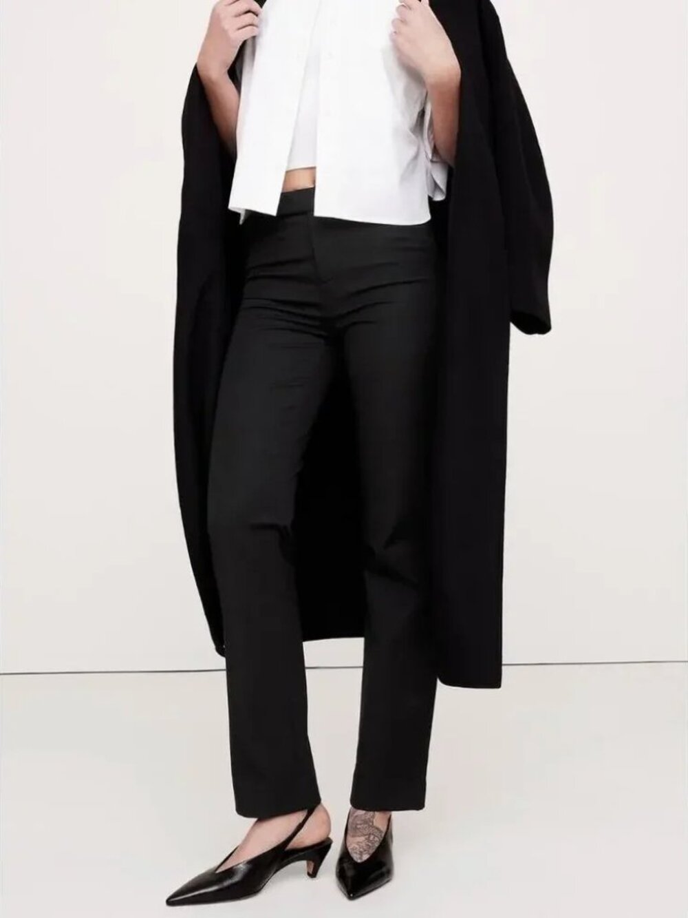 CLUB MONACO Classic Black Straight Leg Ankle Pants - EUC